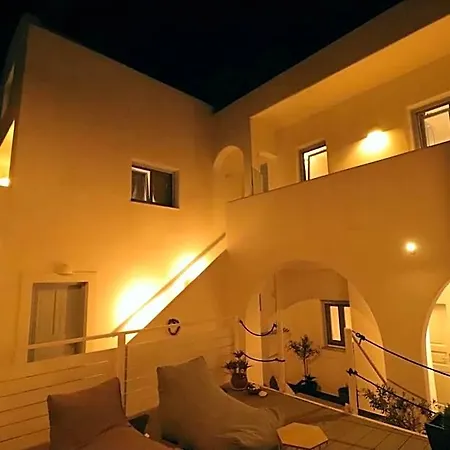 Elkaza 3* Fira (Santorini)